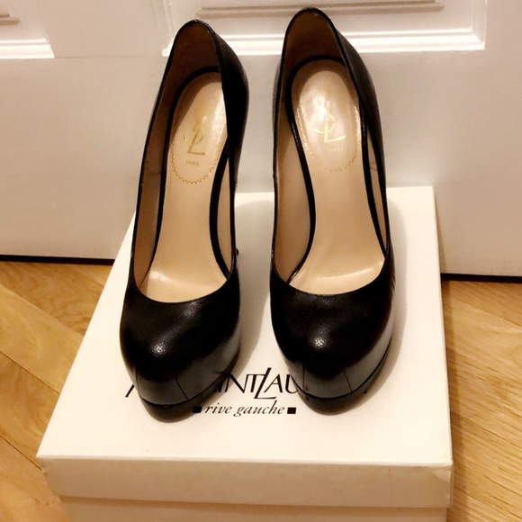 Yves Saint Laurent Shoes - Black pumps